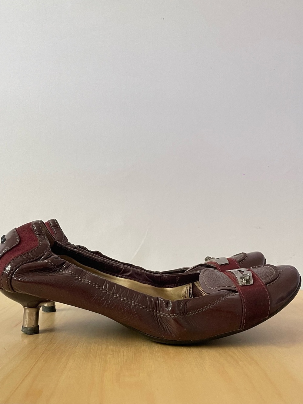 Tod’s Burgundy Patent Leather & Suede Scrunch Loafer Pumps | EU 38.5
